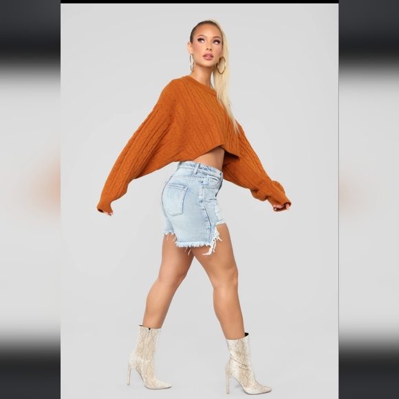 NWT!! FASHION NOVA SHORTS !! - Picture 7 of 13